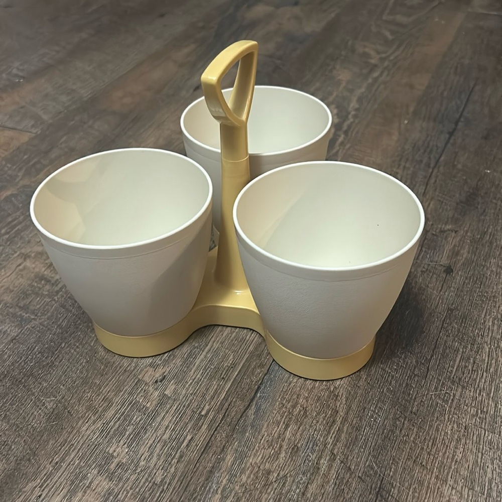 Tupperware‎ Condiment Serving Vintage Mustard Color